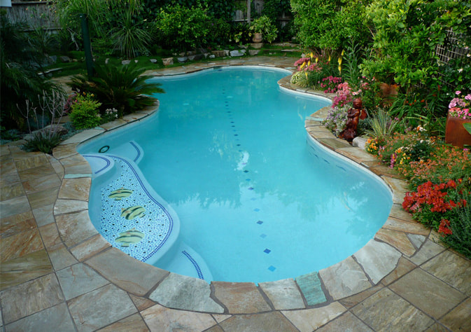Free-form pool